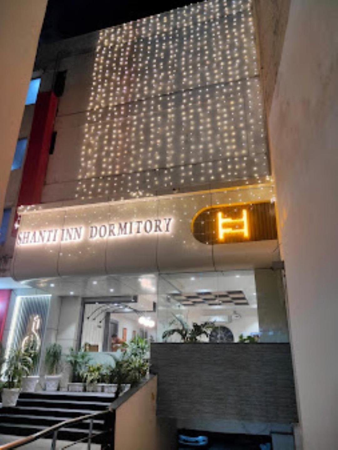 Shanti Inn Dormitory, فاراناسي المظهر الخارجي الصورة